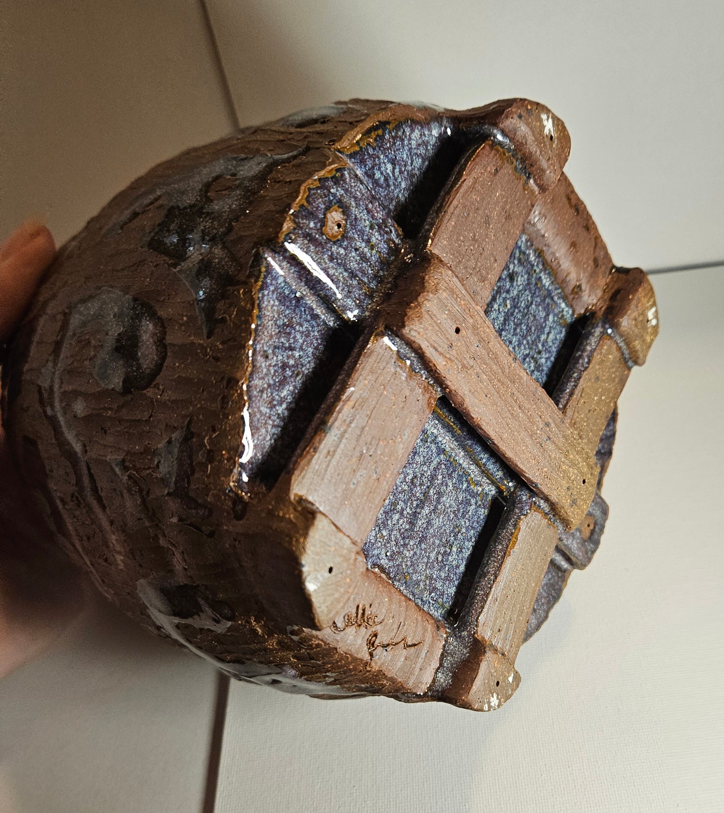 Cross Beam Vase Round