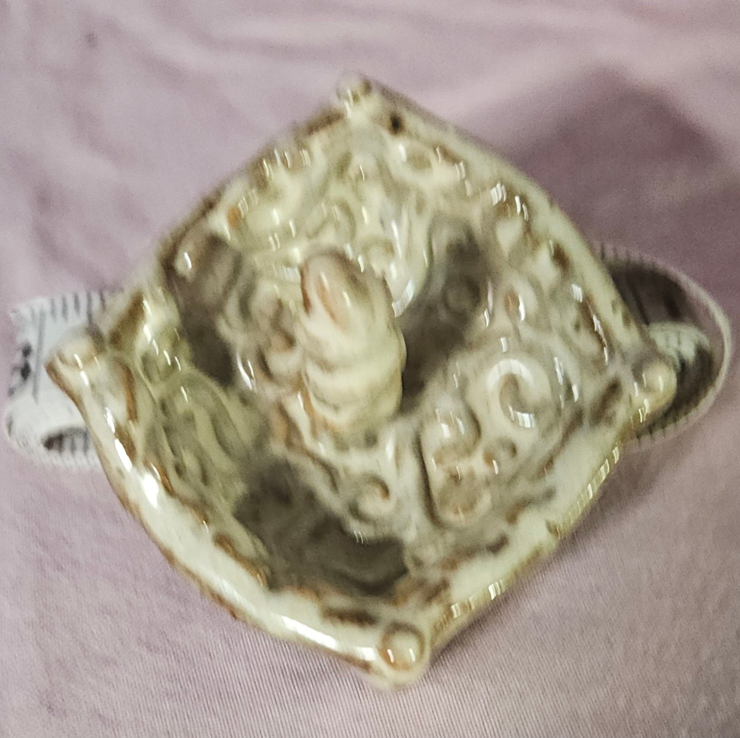 Cream Ring Holder with Column
