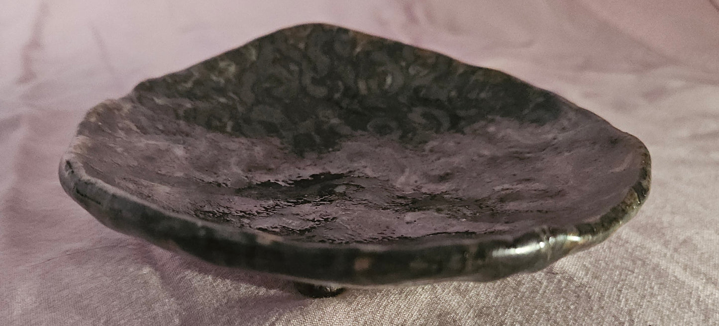 Small Reddish Pattern Dish
