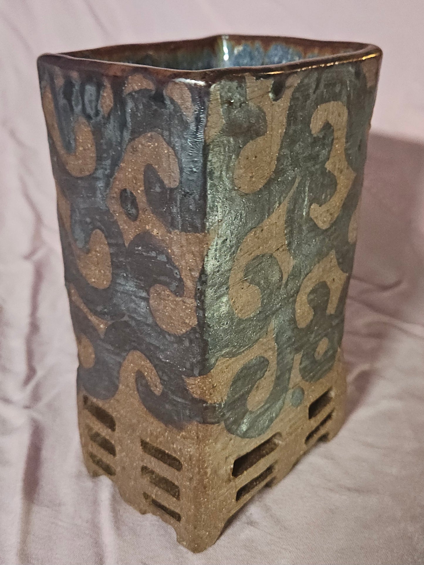 Cross Beam Vase Square