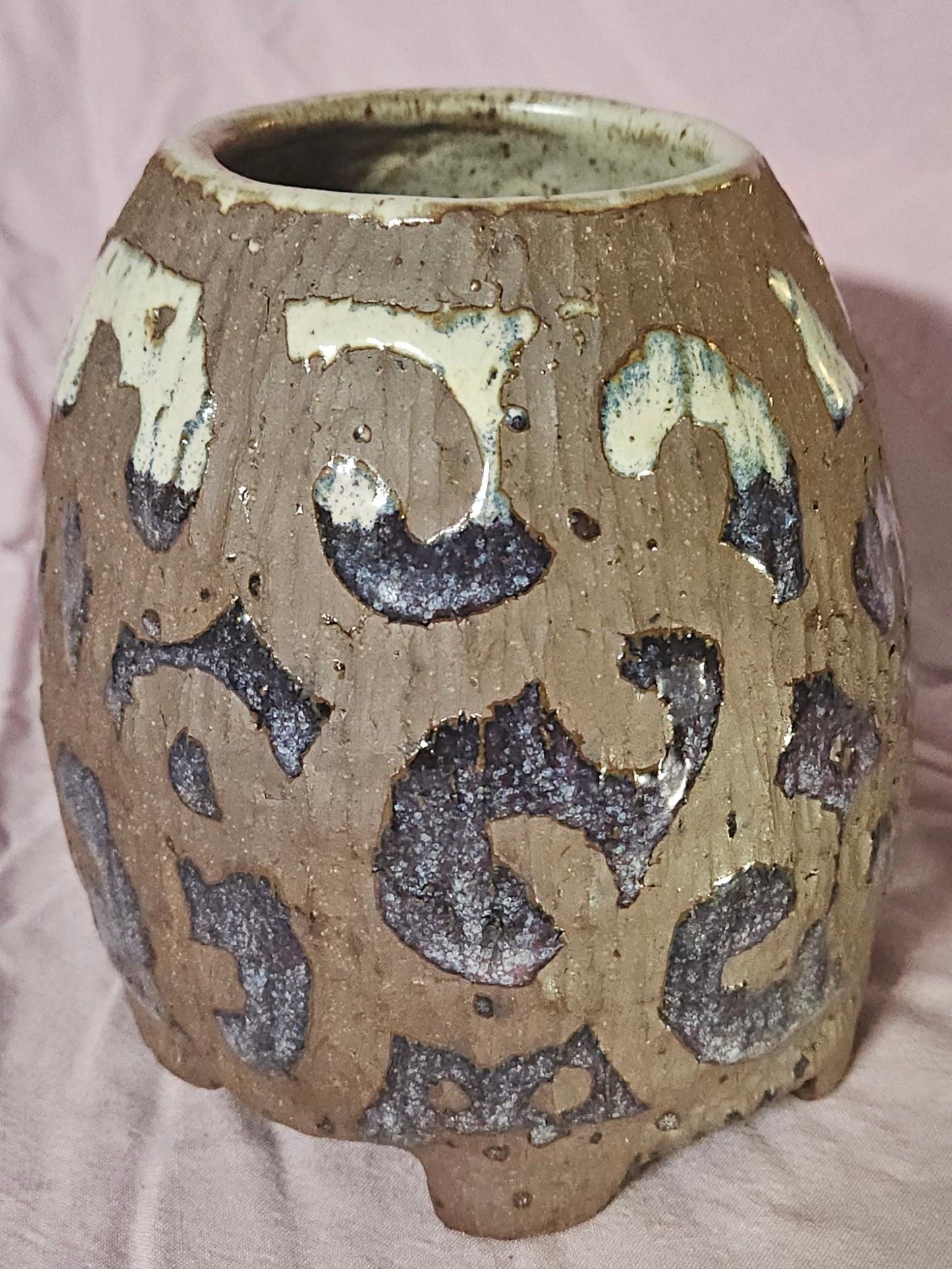 Cross Beam Vase Round